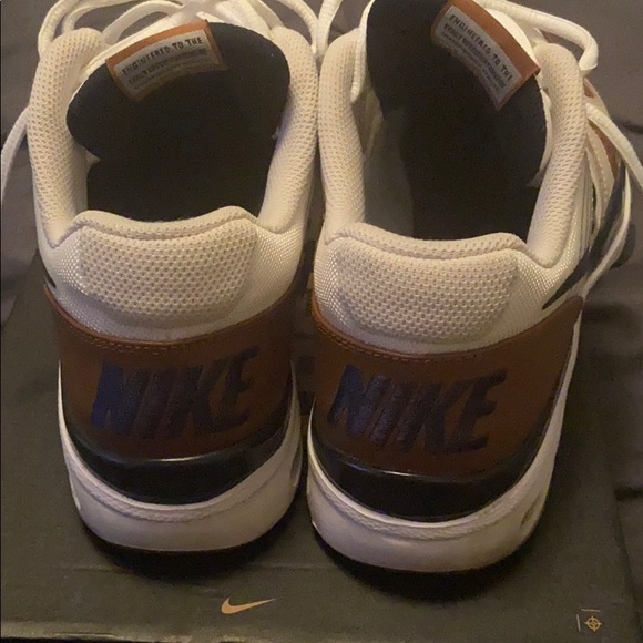 Tennis - Picture 3 of 4